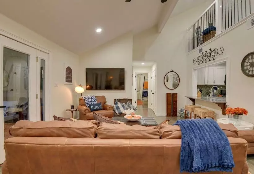 Updated Granbury Home In Historic District!