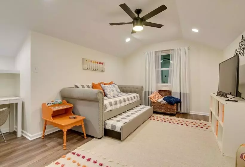 Updated Granbury Home In Historic District!