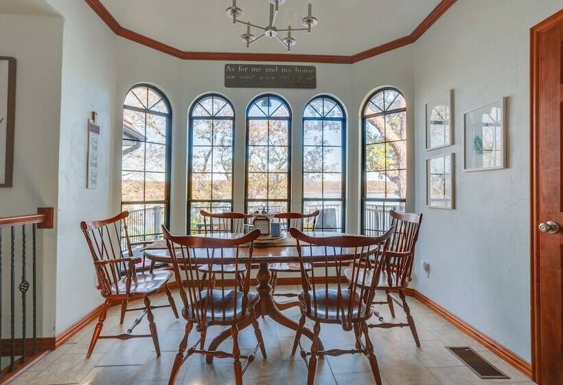 Waterfront Gainesville Home W/ Dock, Near Wineries