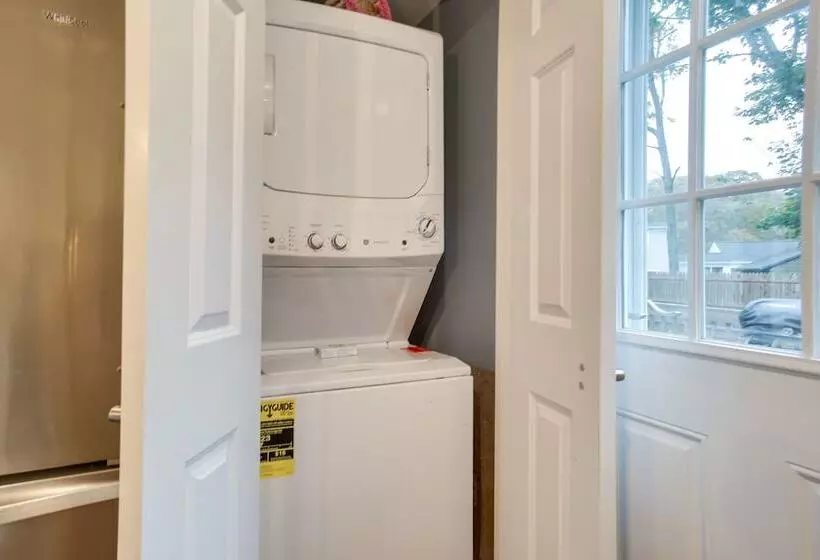 West Yarmouth Cottage W/ Gas Grill: Walk To Beach!