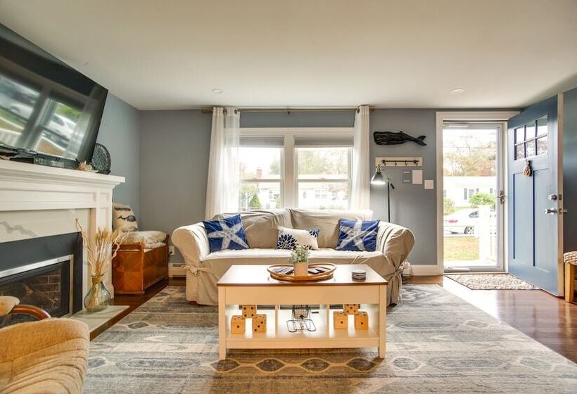 West Yarmouth Cottage W/ Gas Grill: Walk To Beach!