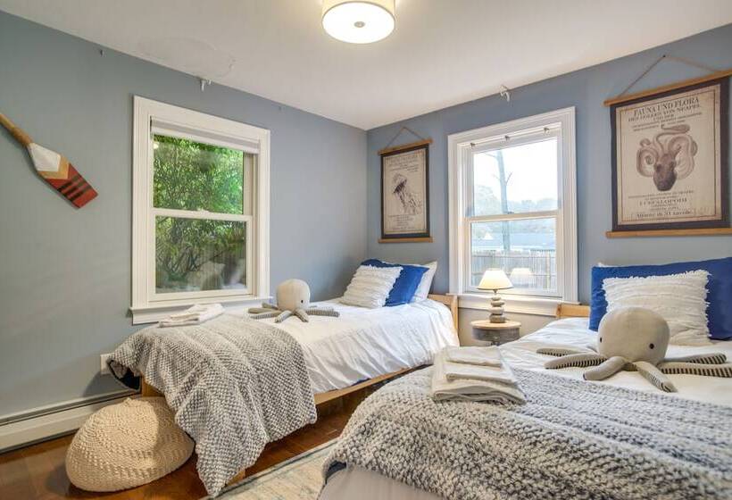 West Yarmouth Cottage W/ Gas Grill: Walk To Beach!