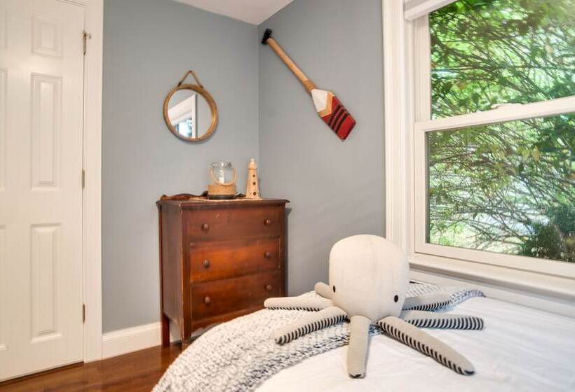 West Yarmouth Cottage W/ Gas Grill: Walk To Beach!