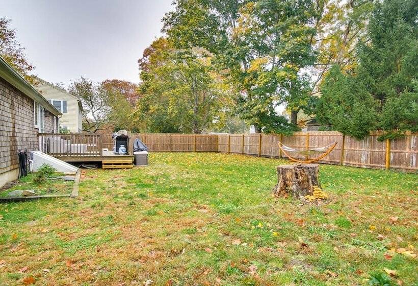 West Yarmouth Cottage W/ Gas Grill: Walk To Beach!