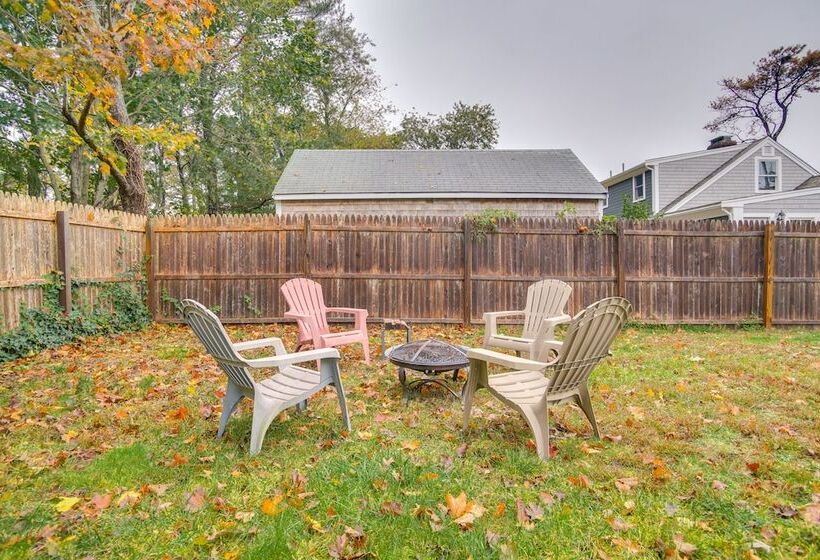 West Yarmouth Cottage W/ Gas Grill: Walk To Beach!