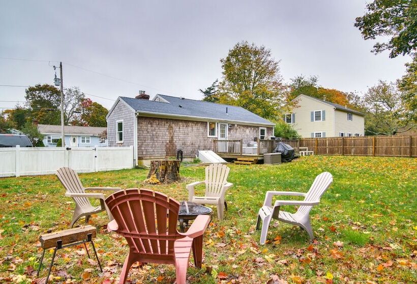West Yarmouth Cottage W/ Gas Grill: Walk To Beach!