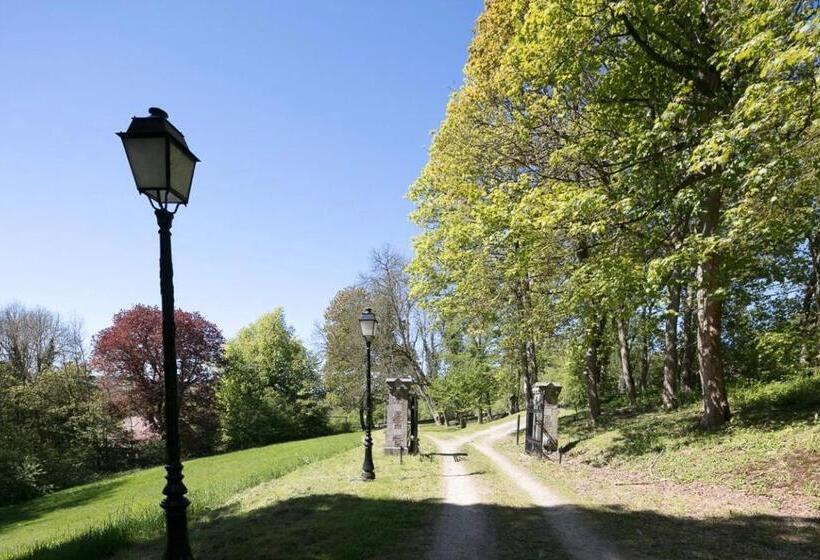 تختخواب و صبحانه Château Chevalier Des Montys