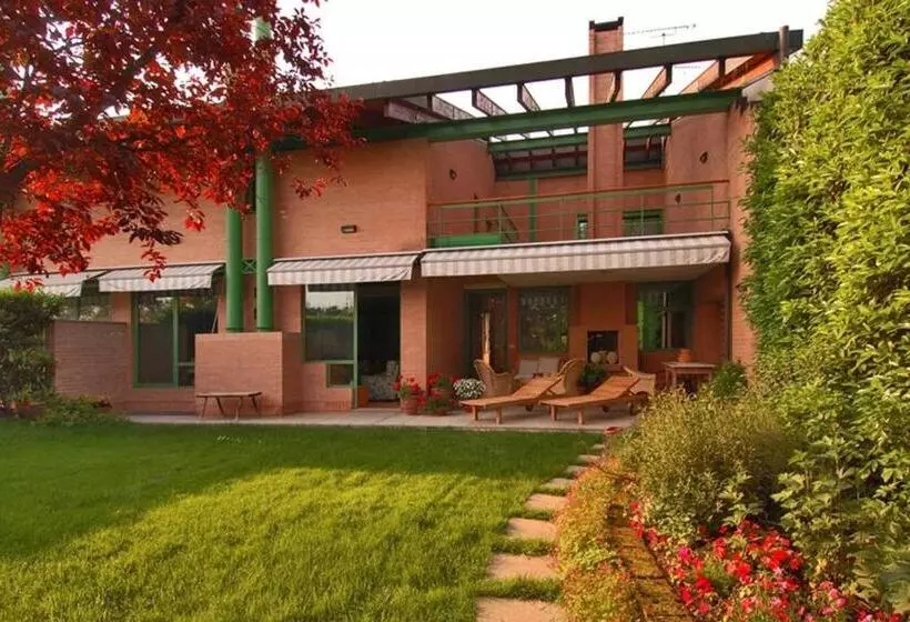 ベッドアンドブレックファースト Villa Delle Ortensie