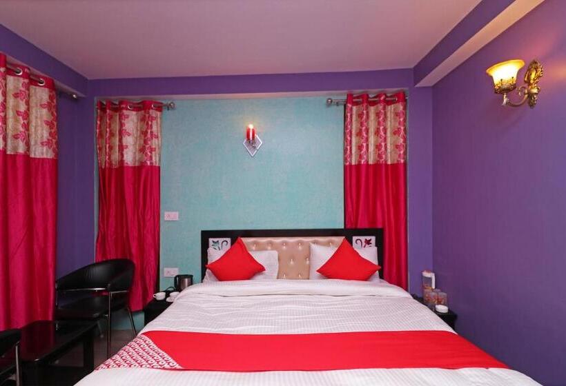 בית מלון כפרי Oyo Black Rose