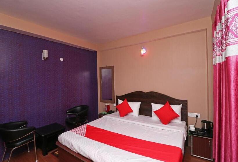 בית מלון כפרי Oyo Black Rose