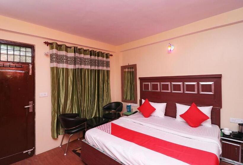 בית מלון כפרי Oyo Black Rose