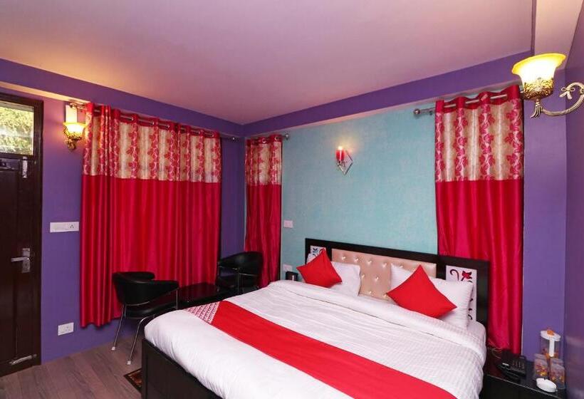 בית מלון כפרי Oyo Black Rose