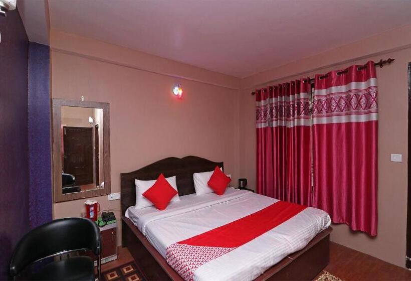 בית מלון כפרי Oyo Black Rose