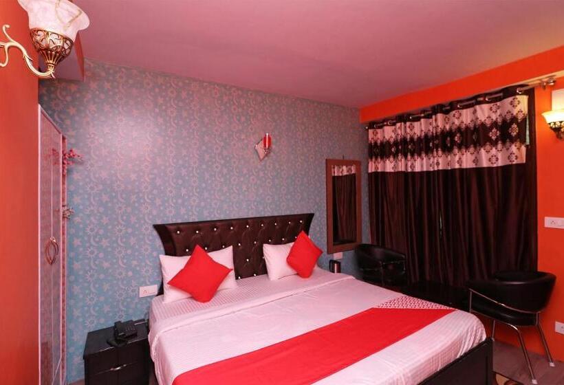 בית מלון כפרי Oyo Black Rose