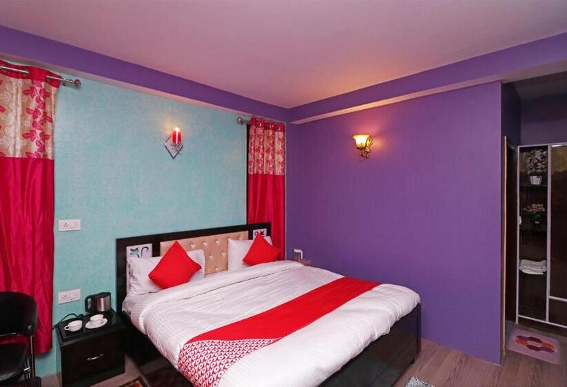 בית מלון כפרי Oyo Black Rose