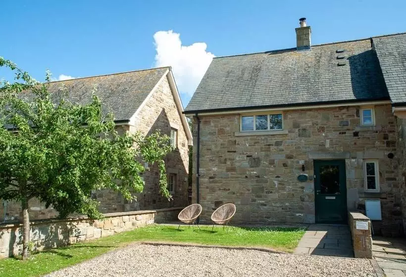 Northern Hideaways Apple Store, Ellingham