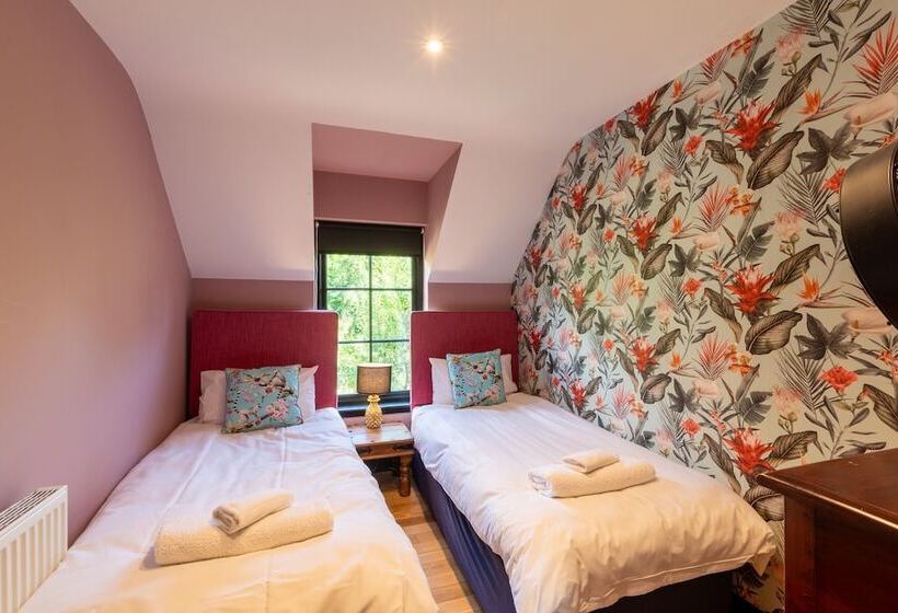 Northern Hideaways Apple Store, Ellingham