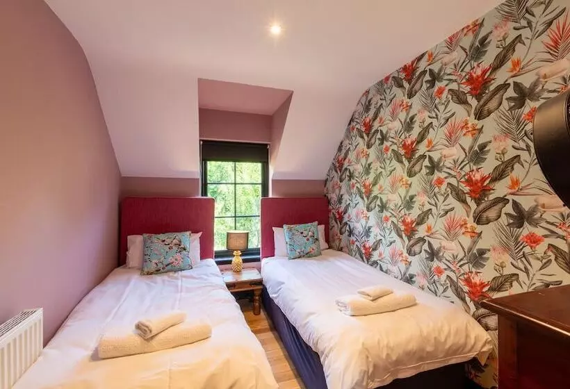 Northern Hideaways Apple Store, Ellingham