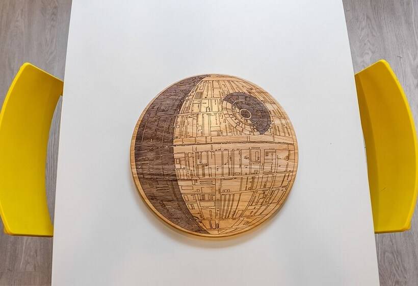 بنسيون Bobba Fett S Carbonite Suite