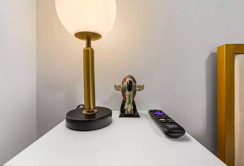 پانسیون Bobba Fett S Carbonite Suite