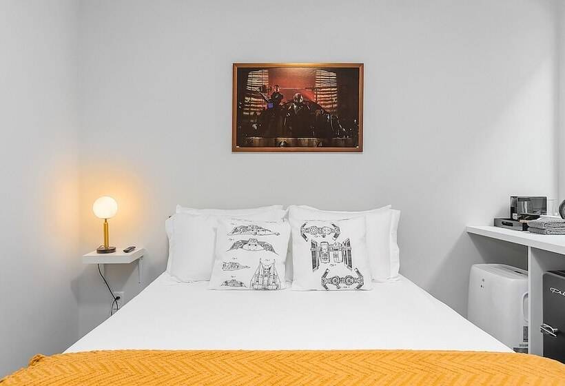 بنسيون Bobba Fett S Carbonite Suite