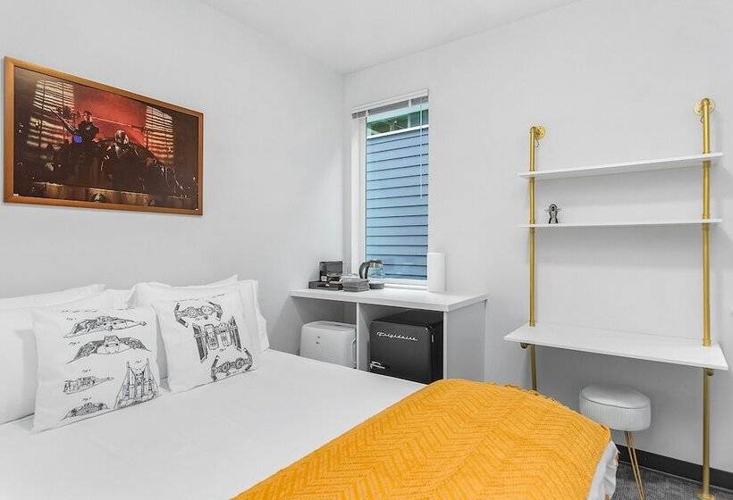 بنسيون Bobba Fett S Carbonite Suite