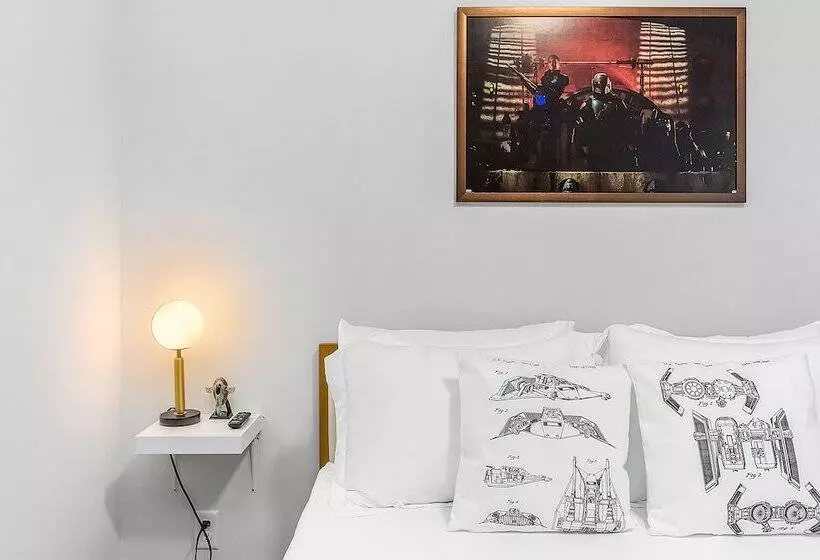 پانسیون Bobba Fett S Carbonite Suite