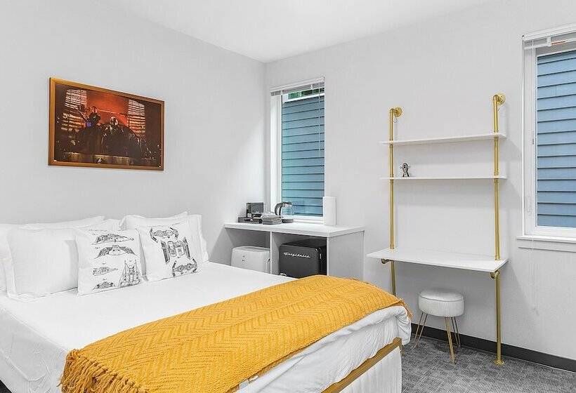 بنسيون Bobba Fett S Carbonite Suite