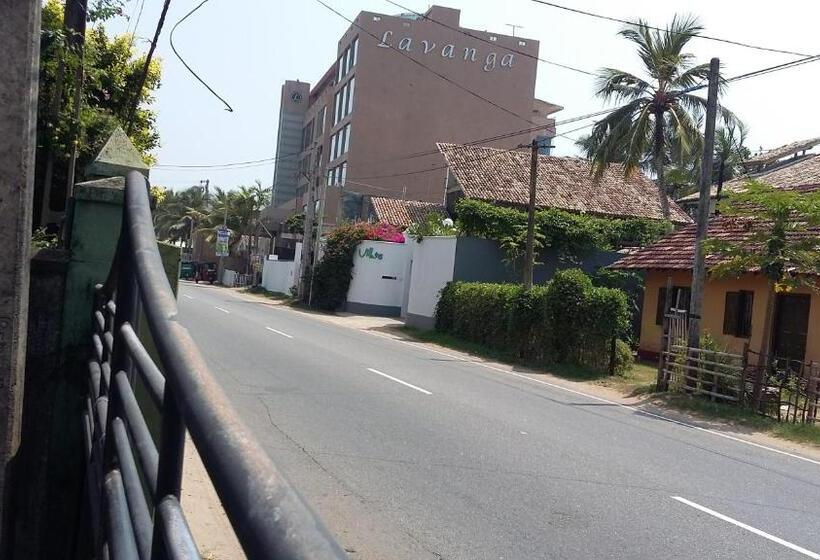 Пансион The Thusi S