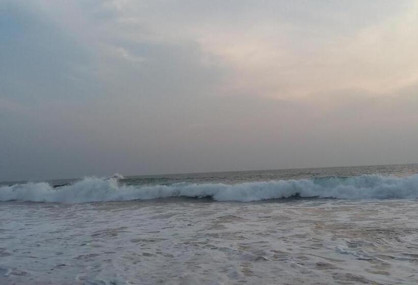 Пансион The Thusi S