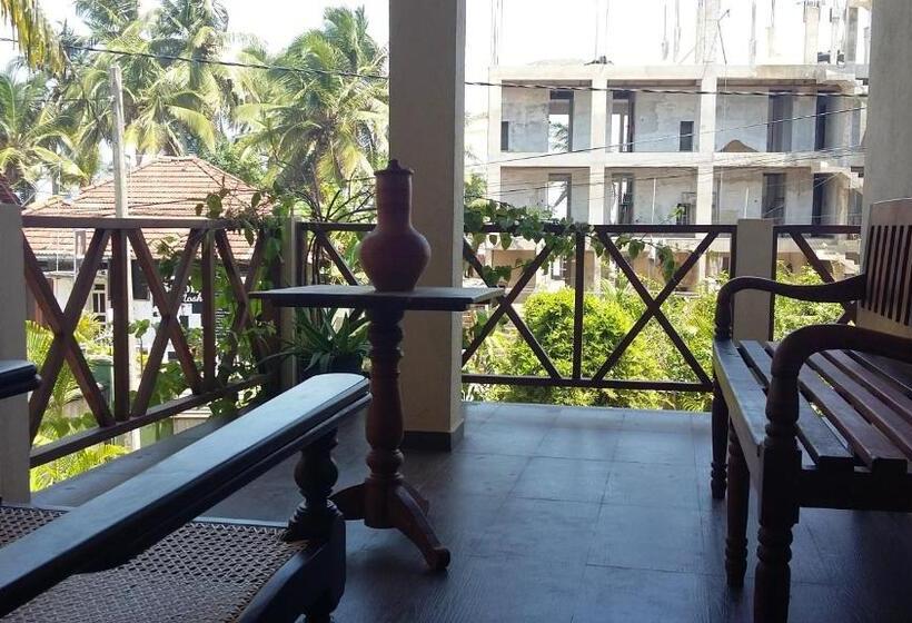 Пансион The Thusi S