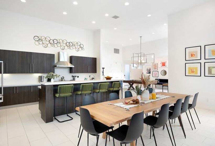 Polo Villa 7 By Avantstay Features Entertainer S Backyard + Game Room 260316 5 Bedrooms