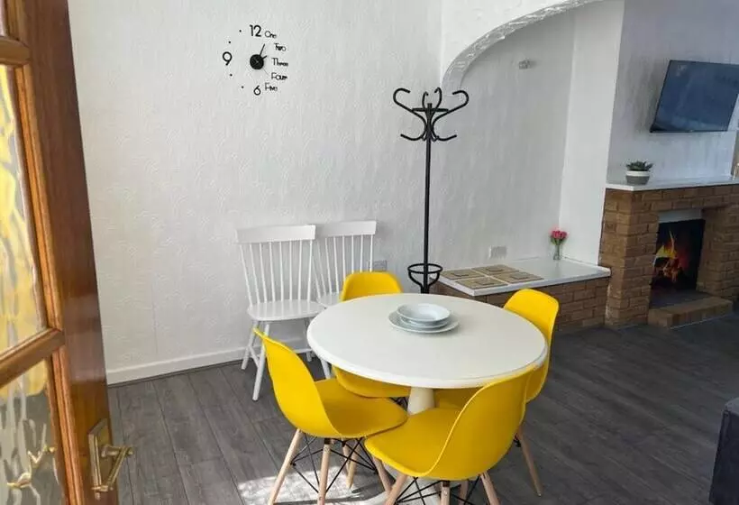 اقامتگاه Cosy House Near Lea Hall Train Station Bhx Nec Nia