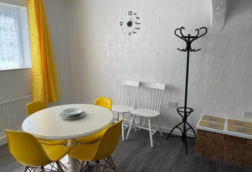 اقامتگاه Cosy House Near Lea Hall Train Station Bhx Nec Nia