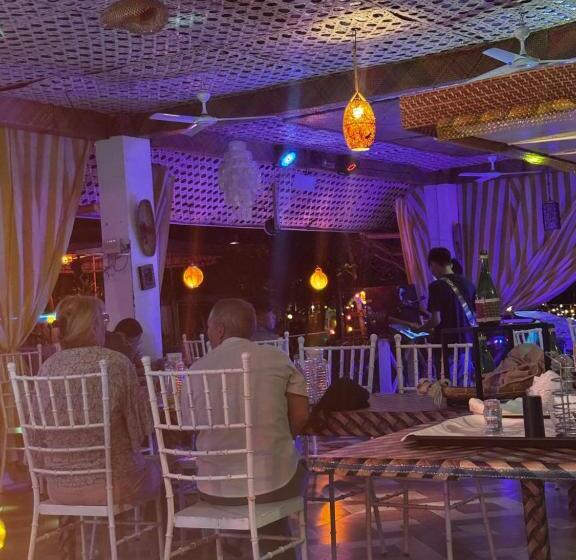 Hotel Coast Side Cliffs Resort