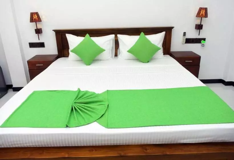 Hotelli Lake & Ocean Villa Ahangama