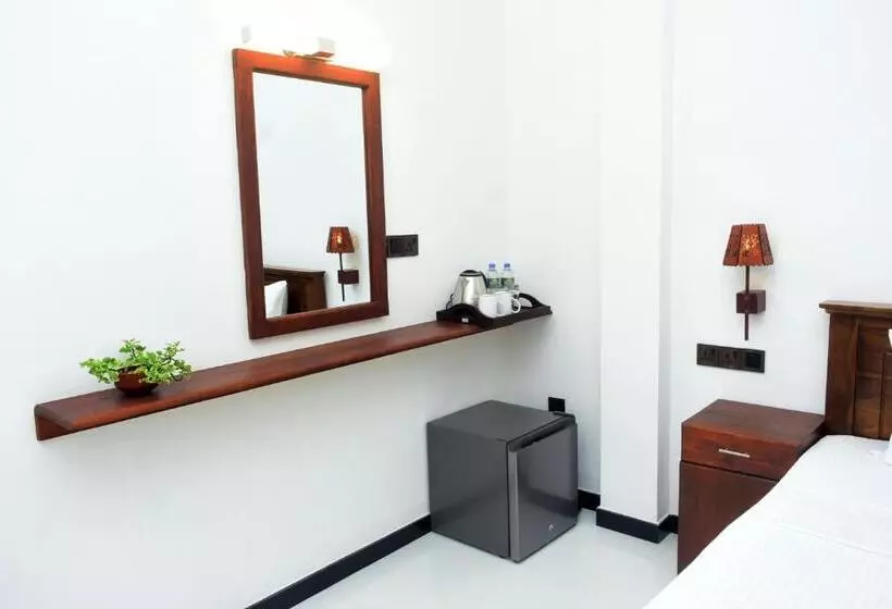 Hotelli Lake & Ocean Villa Ahangama