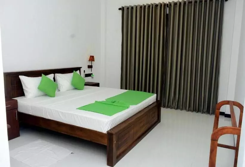 Hotelli Lake & Ocean Villa Ahangama