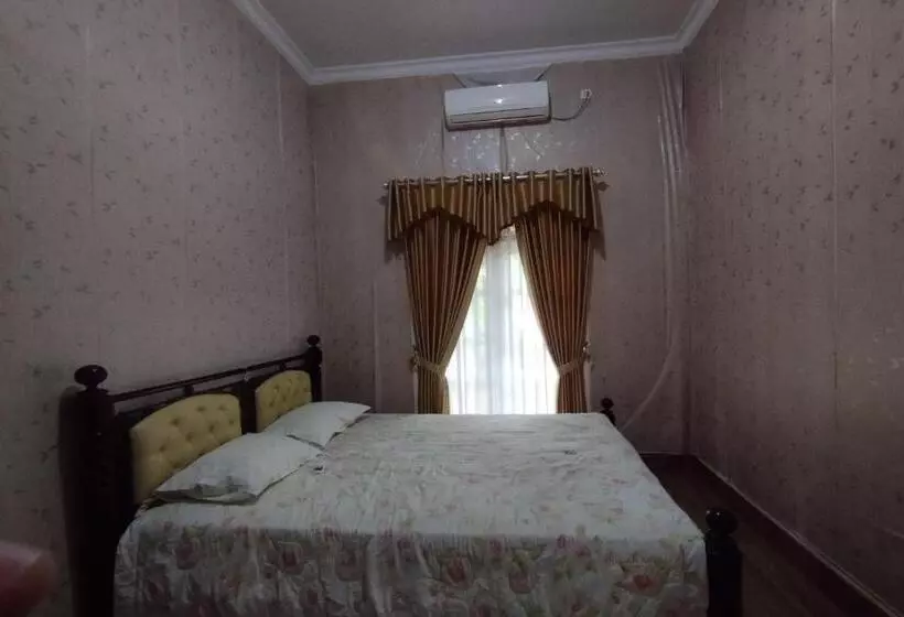 ホテル Oyo 93618 Homestay Bonjeruk