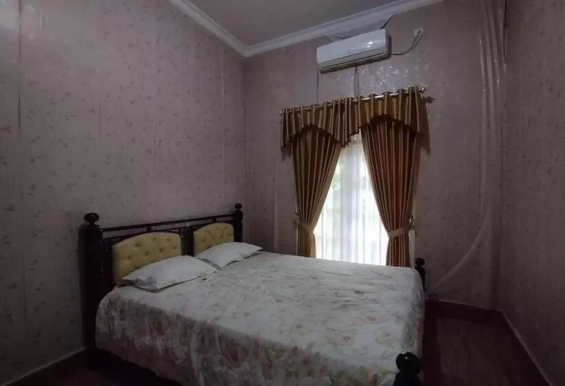 ホテル Oyo 93618 Homestay Bonjeruk