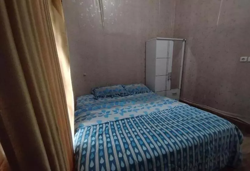 ホテル Oyo 93618 Homestay Bonjeruk