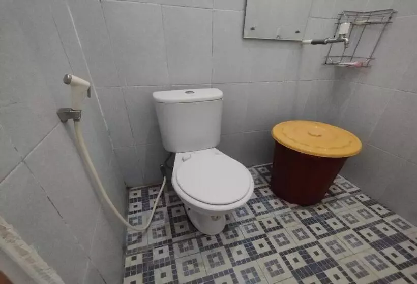 ホテル Oyo 93618 Homestay Bonjeruk