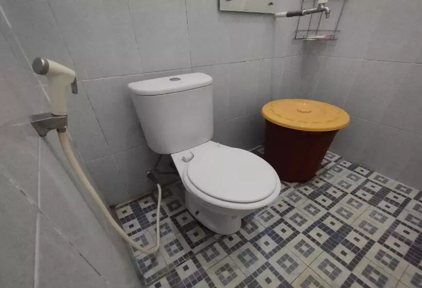 ホテル Oyo 93618 Homestay Bonjeruk