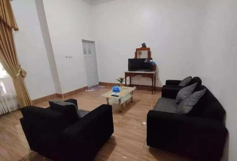 ホテル Oyo 93618 Homestay Bonjeruk