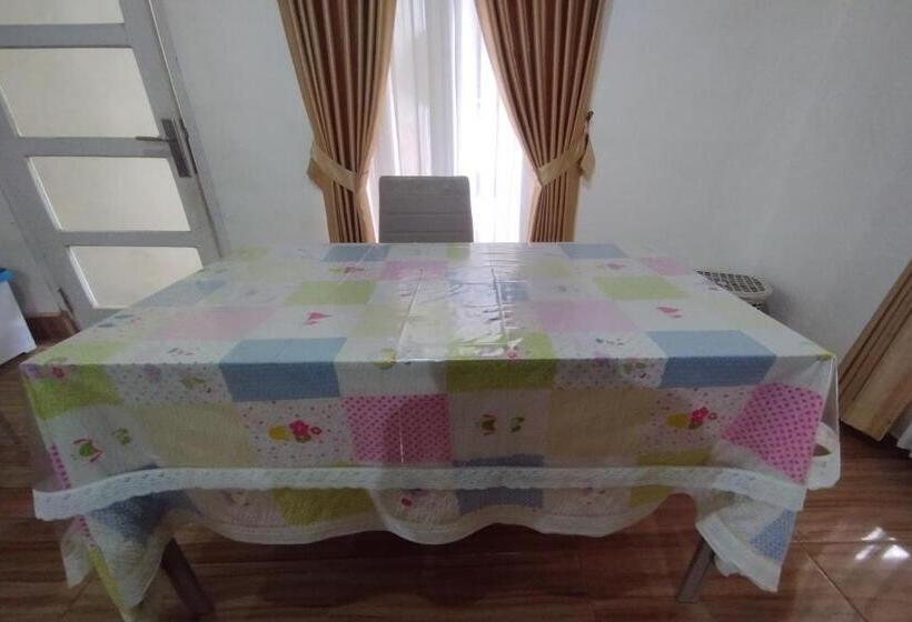 Hotel Oyo 93618 Homestay Bonjeruk