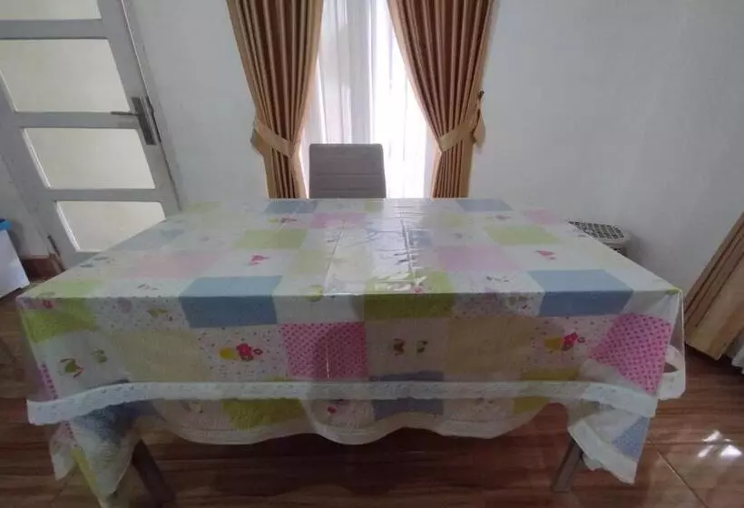 ホテル Oyo 93618 Homestay Bonjeruk