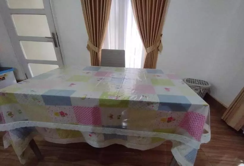 ホテル Oyo 93618 Homestay Bonjeruk