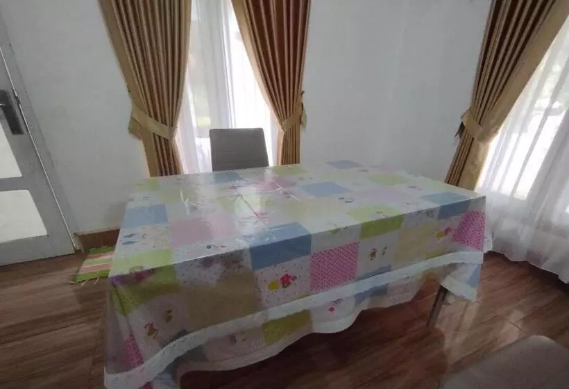 ホテル Oyo 93618 Homestay Bonjeruk