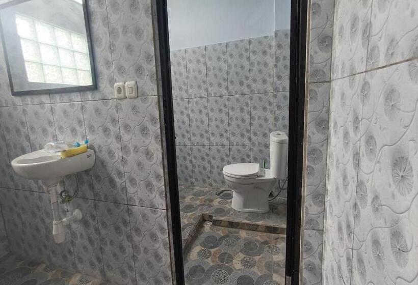 Otel Oyo 93638 Lotus Guest House