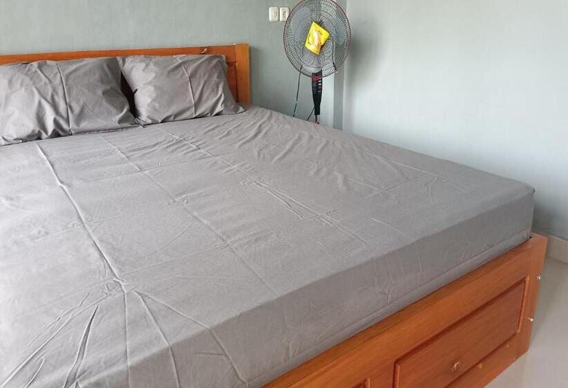 Otel Oyo 93638 Lotus Guest House